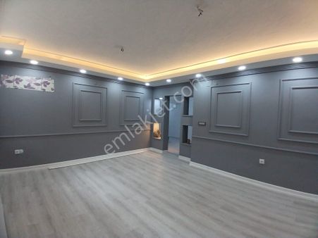 Kızılay Meşrutiyet Ve Mithatpaşa Cad Köşesi Kiralık İşyeri