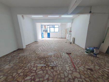 Yenibosna Çobançeşeme De Kiralık Dükkan