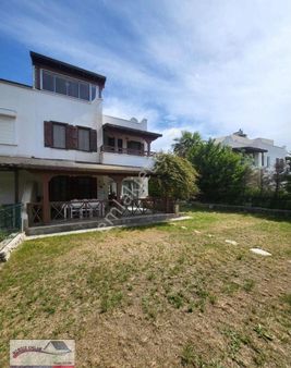 Adabükü Başko Sitesinde 4+1 Geniş Bahçeli Satılık Yazlık