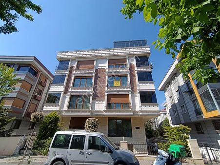 Bahçelievler Öğretmenevi Arkası Nezih Konumda Geniş 3+1 Satılık