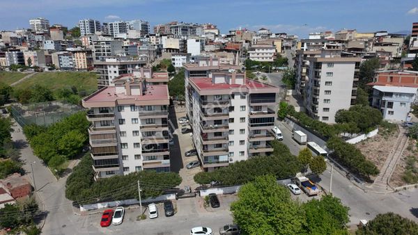 Karabağlar Günaltay Mahallesinde Ercity Sitesinde 3+1 Ebeveyn Banyolu Arakat Satılık Daire