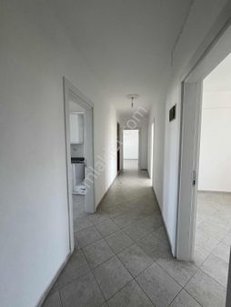 Fethiye Cami Mahallesi Kiralık Ayrı Mutfaklı 2+1 Ara Kat Daire