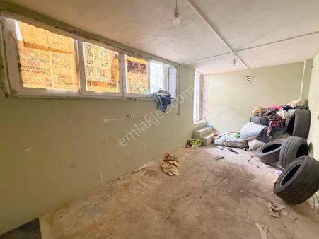 Mertcan'dan Şeyhli Mahallesi Caddeye 1dk Depo