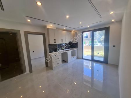 Cumhuriyet Mah. Sıfır Bahçe Katı 2+1 Kullanışlı Daire