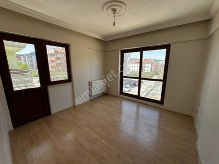 Muğla Kötekli'de İlkokula Çok Yakın 3+0 Eşyasız Kiralık Daire