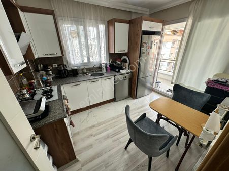 Zeki Emlak'tan Manisa Muradiye Mahallesinde 2+1 Kapalı Mutfak Kiralık Daire