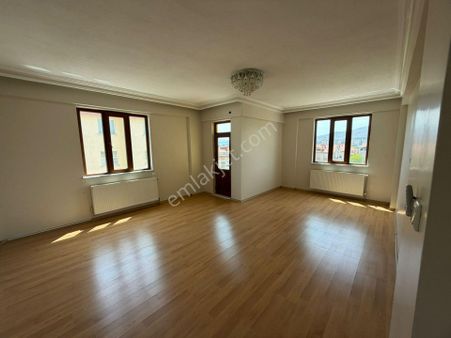 Beyhekim Mahallesi Şafak Cad. Ara Kat 3+1 Geniş Satılık Daire