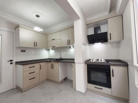 ▇akçayın Merkezin'de Ayrı Mutfaklı Arakat Geniş Balkonlu 2+1 Daire