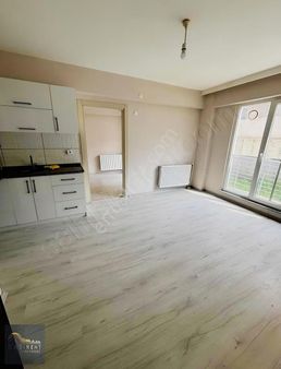 Ayşekadında 1+1 Kiralık Balkonlu Daire