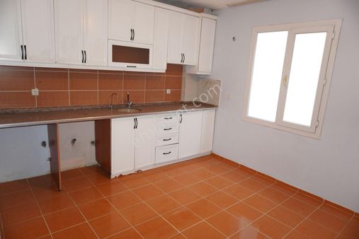 Menemen Asarlıkda Kiralık Geniş2+1 Bakımlı Balkonlu Çiğliserkan