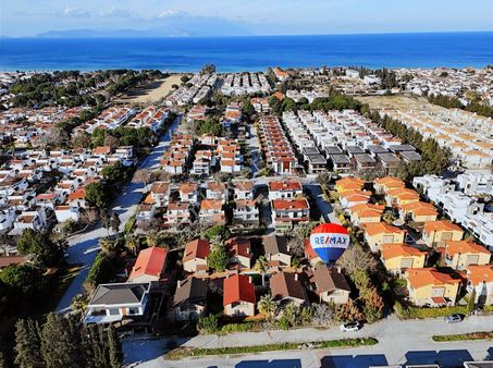 Karaova Mevkii İrlandalilar Oncu Sitesinde Kose Konumlu Mustakil