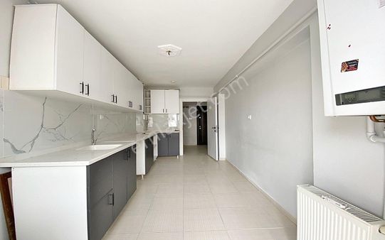 Kuşcağız'da Gazeller Caddesi Dibi Ön Cepheli 3+1 Asansörlü Daire