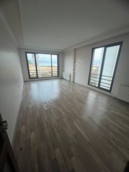 Marina 1 Sitesinde 3+1 Ara Kat Deniz Manzaralı Kiralık Daire
