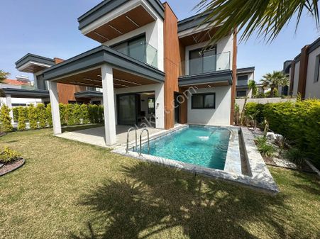 Kuşadası Soğucak Tek Müstakil Manzaralı 4+1 Lüx Villa