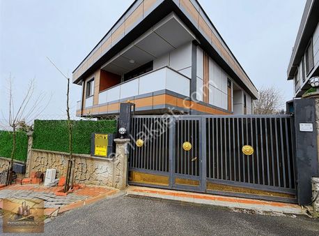 Projemax'tan 10 Odalı Hamamlı Havuzlu Üst Düzey Takaslı Villa !!