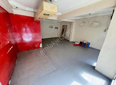 Emir'den İşlek Cadde Üzeri Köşe Başı Kiralık Dükkan