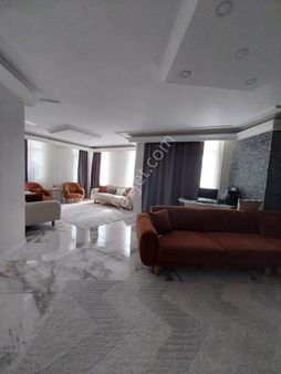 Kocaeli Gölcük İhsaniye Merkez Mahallesi Satılık 195 M² 3+1 Arakat Daire