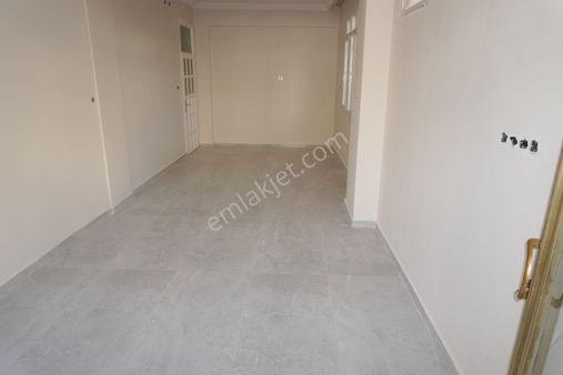 Yakakent Kiralık Cadde Üzeri Dükkan 25m2+wc Li (çiğliserkan Dan)