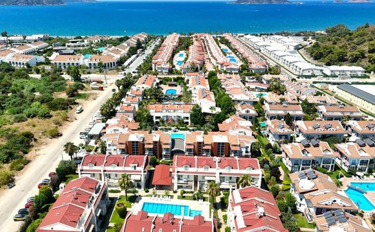 Goldhouse Dan Satılık Çalış Plajında Havuzlu Sitede Eşyalı 4+1 Dubleks Daire