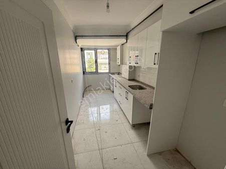 Barış'tan Tepeüstü Merkezde Sıfır Kapalı Otoparklı Lüks Daire