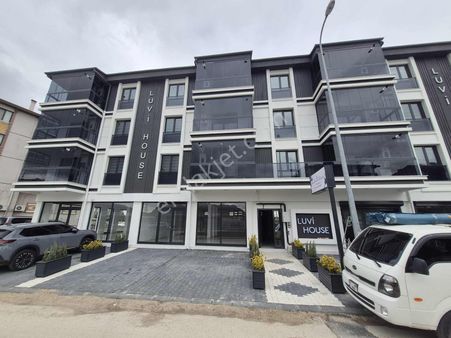 Sağlam Emlaktan Filli Kavşakta Satılık Eşyalı Kapalı Otoparkl1+1