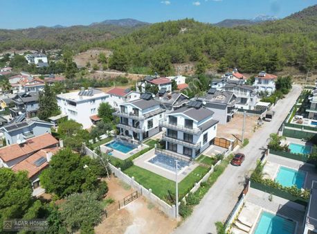 Fethiye Çiftlikte 355 M2 Arsa İçinde Sıfır 4+1 Havuzlu Villa