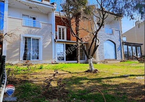 Emlak Konutların'da 4+1 Müstakil Satılık Villa