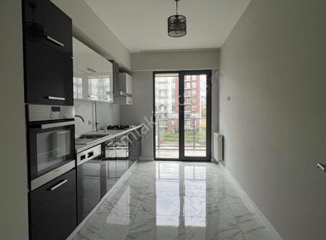 Suryapı Gölbahçe Uzmanı Suna Çakmak'tan Satılık 3+1