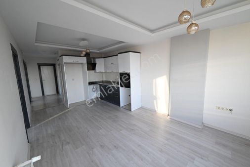 Üstünkent'ten Çiftlikköy'ün Kalbinde Site İçi Kiralık 3+1 Daire