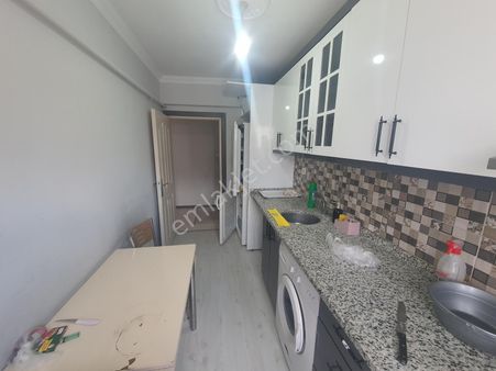 Belediye Mevkiinde Çarşının Göbeğinde Ara Kat Ön Cephe 2+1