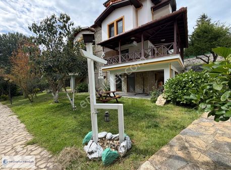 Şile Balibeyde Site İçerisinde Doğaya Ve Denize Komşu Villa