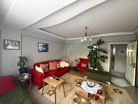 🏡 Buca’nın Kalbinde Geniş 3+1 | 120 M² | Kapalı Mutfak