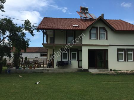 Düzce Gümüşova Elmacık Köyünde Lüks Satılık Villa