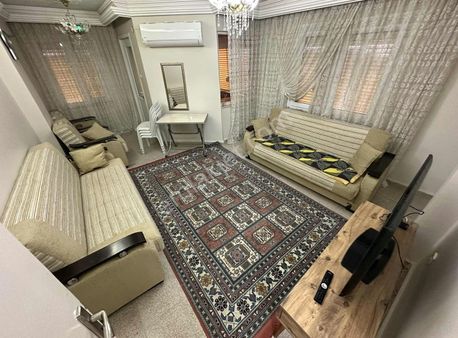 Emniyete Yakın Çarşı Merkezde 2+1 Kapalı Mutfak Klimalı Daire