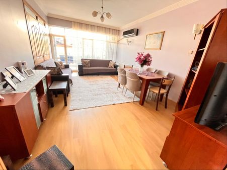Mithatpaşa Cadde Yakını 3+1 120m2 Temiz Bakımlı Arakat Y.giriş Daire