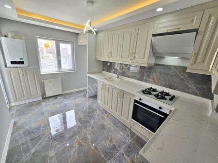 Piyade'de Ultra Lüks Yapılı 3+1 Köşe Başı Ön Cephe Ara Kat Daire