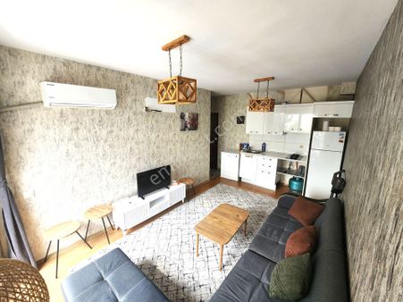 Buca Atatürk Mah.,doğum Hastanesi Arkası,2+1,eşyalı Kiralık Daire