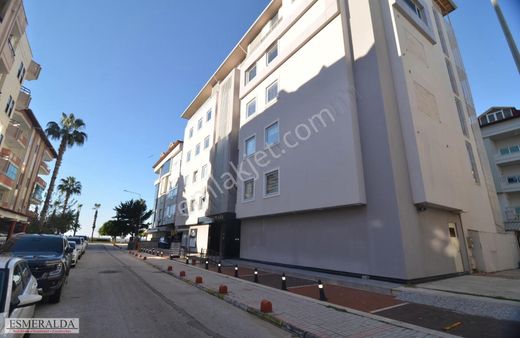 Alanya Kleopatra'da Kiralık 1300 M2 İşyeri