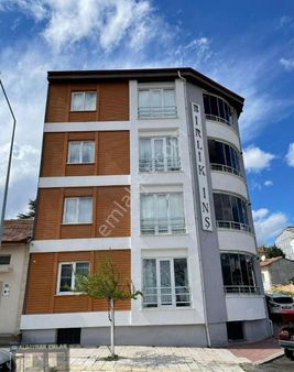 Albayrak'tan Belediye Altında Mutfak Ayrı Satılık 1+1 Daire
