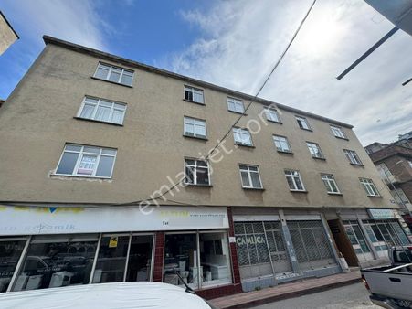 Yağmur Emlak'tan Gençlik Parkı Yakınında 3.kat 3+1 Kiralık Daire