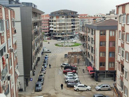 Kardeşten Edremit Merkezde Otogara Yakın Doğalgazlı Asansörlü Ayrı Mutfaklı Geniş 3+1 Daire