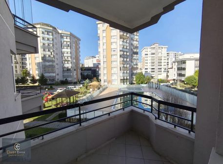 Civandan Derebahce Merkezde 3 Balkonlu Havuzlu Siteici