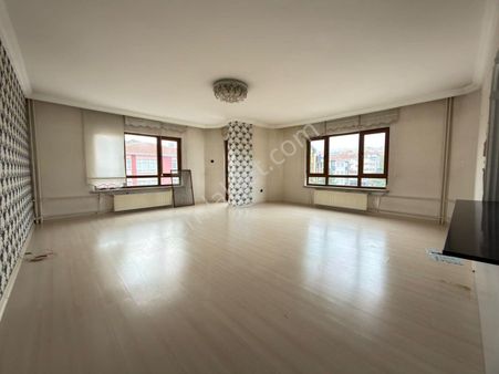 Etlik Kuyuyazı Caddesi Yakını Ara Katta Full Yapılı Bağımsız 3+1
