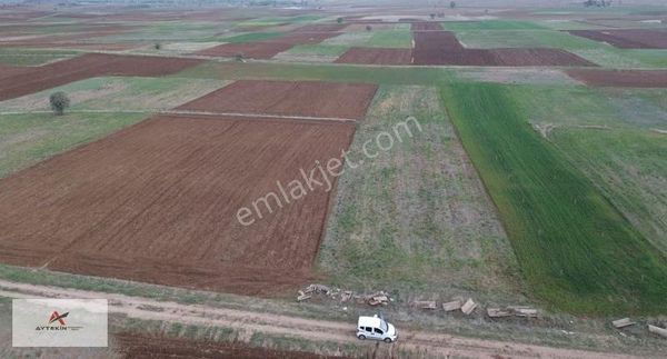 Akören Tülce Mahallesinde 3.105 M² Müstakil Tapulu Tarla