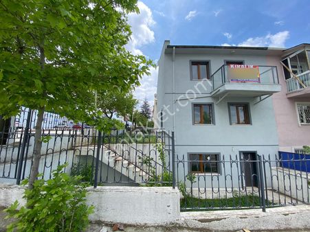 Batıkent İlkyerleşim Mahallesi Kavram Koleji Yakını Yapılı 3+2 Köşe Tripleks