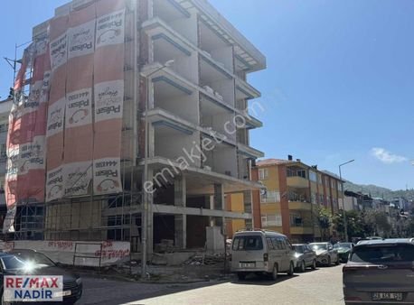 Çıtlakkalede Kurumsal Kiracılara Uygun 500 M² + 500 M²dükkan!