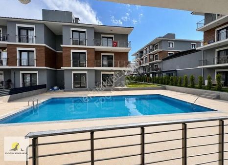 Yeni Foça Da Havuzlu Butik Sitede Kiralık Sıfır 1+1 Daire