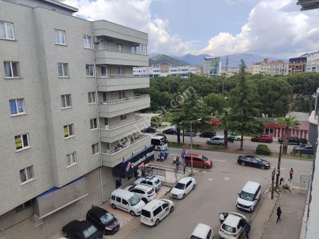 Kardeşten Edremit Merkezde Asansörlü Jeotermalli Ara Kat Geniş 3+1 Daire