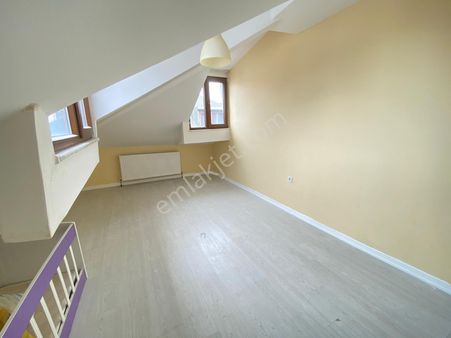 Arnavutköy Huzur Sitesinde Geniş Teraslı 1+1 Kiralık