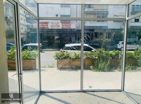 Karşıyaka Bahçelievlerde 120 M² Batarkatlı Satılık Dükkan